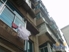 西山巷 道边第二排一楼 南北 户型好