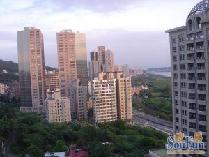 高得房率18年精装修三室南北向全明家具家电可给