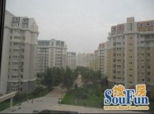 房子户型方正 面积大客厅 大露台 看房方便