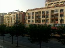 海辉街车站,三室带装修,南北通透,看好价钱可谈