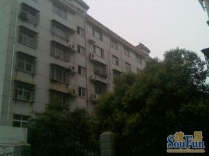 这套房子满5年不唯一,精装修,低楼层