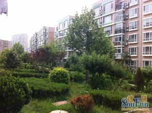 沙区封闭小区 南向 一居室 采光好 近车站