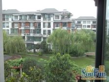 带80平方阁楼·精装修·不临路·有车位 诚心出售