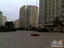 地铁口旁边,电梯房,南北通透,中间楼层