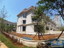 明秀庄园一期四层联排别墅带自家地下车库