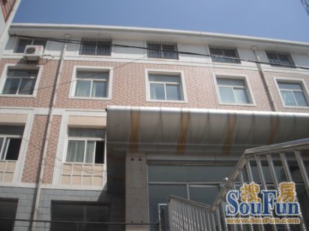 虎滩路4室1厅1卫南北朝向7000.00元/月出租