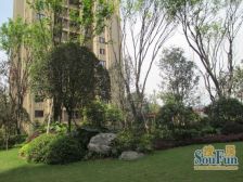 小区临河,出门既是公园,休闲且带有书香气息的小区