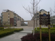 此房产权满五年,全明两室两厅,带家具