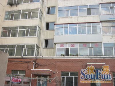工程机械厂家属楼1室南北朝向1100.00元/月出租