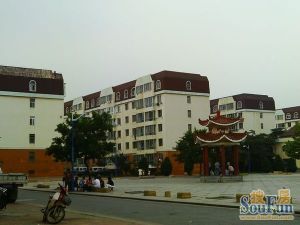 中间楼层,采光好,房主诚心出售,看房随时