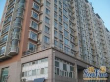 炮台山公园前排 四层顶 空气好 精装修三室 手续清晰