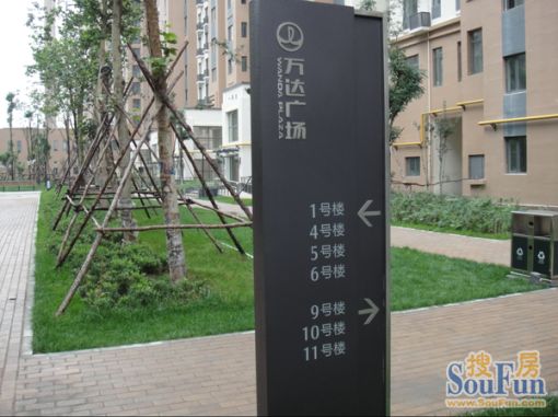 万达广场3室2厅2卫南北朝向3400.00元/月出租