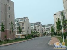 房主手续清晰,诚心出售,随时签约,小区设施配套齐全