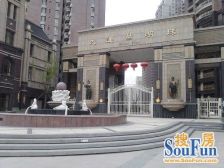 大连明珠 舒适的居住空间 倚栏可观广场全貌 诚意出售