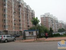 南北通透两室,楼层好,采光充足,视野开阔。