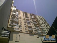 小区位置好,就在安盛广场楼上东面是红旗,西面是101