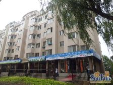 满五唯一 近西门夜市 公交站 进小区入口