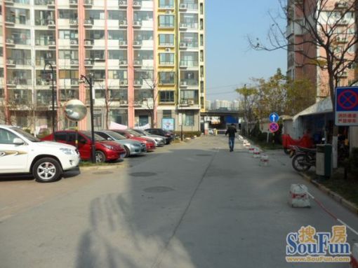 居易香桔市2室1厅1卫南北朝向1700.00元/月出租