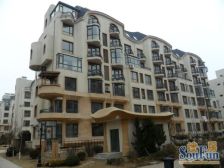 房子是南北向5楼,电梯房,采光好,视野好