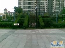 东临体育公园,新装修未住,地暖,内保温,集中空调