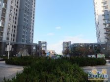 楼层好户型小三室自住装修金马路轻轨站