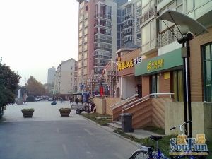 满2年花园路东风渠畔,地铁,双气,近学,低楼层