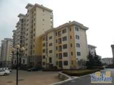 汤泉香格里小区,四合院,精装修,有车位,鱼塘