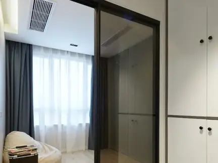 卧室门口玻璃推拉门效果图