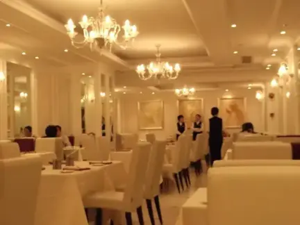 红房子西餐厅人均多少_西餐厅图片