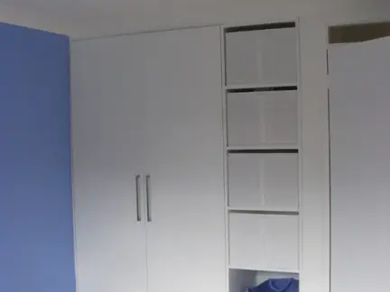 白色欧派衣柜展示