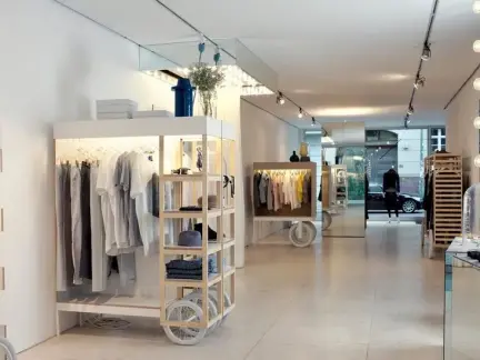 简约服装店装修效果图