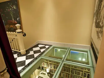 透明玻璃地板图片