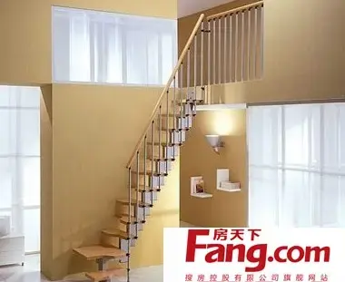 房间阁楼楼梯带阁楼房子的楼梯图片1