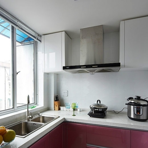 小户型浅紫色厨房橱柜装修效果图