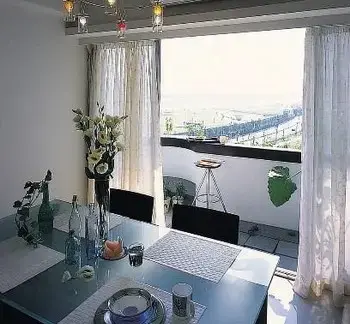 小户型阳台客厅装修图