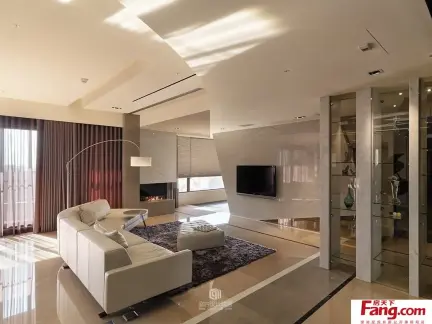 客厅装修效果图温馨简约 432x324c.jpg