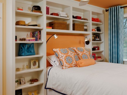 橘色儿童房床头书柜效果图