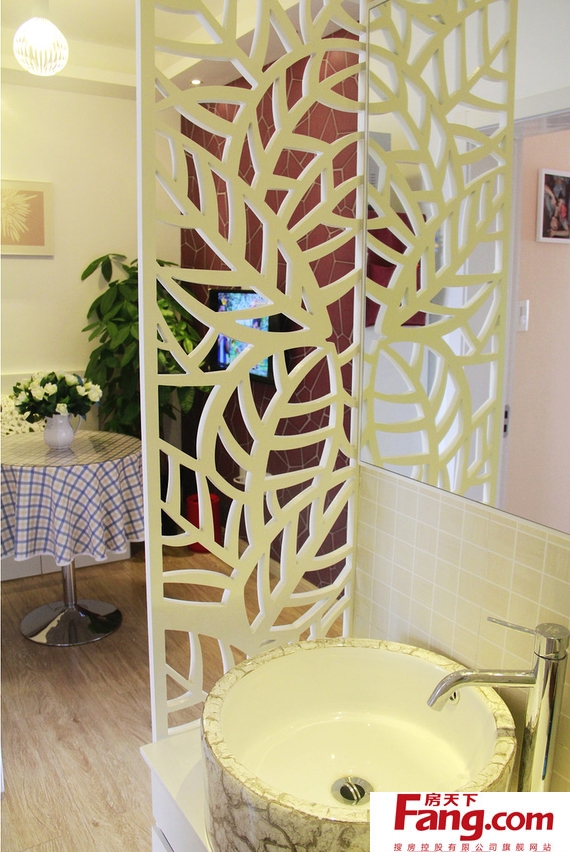 洗手间镂空雕花屏风隔断效果图