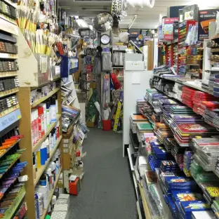 文具店货架效果图