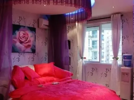 传统中国风婚房卧室布置图片