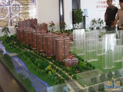 万龙第十城1室1厅1卫南朝向950.00元/月出租
