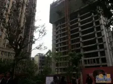 郁金香端头户型正规三房 朝向安静 诚心出售 看房方便