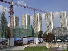 照母山 万科悦峰一期四房180万