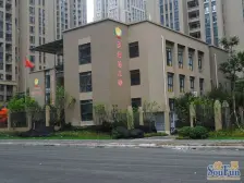 巴国城 公园旁 精装大两房 中楼层 看中庭 急售