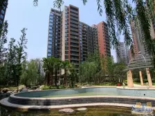 龙头寺公园门口的房子 住家环境好 出行方便 配套完善