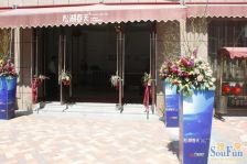 松湖春天高楼层看游泳池户型2梯4户