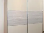 欧派 欧梦思趟门衣柜 苏香桐木纹板 白色软包皮纹 整体衣柜