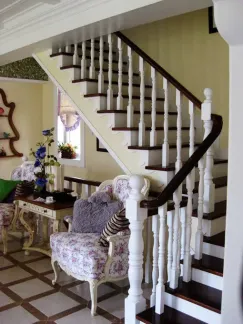 农村自建房回乡建房：3层小别墅楼梯怎么设计？不拆不砸+5千元预算，把楼梯改出网红高级感！