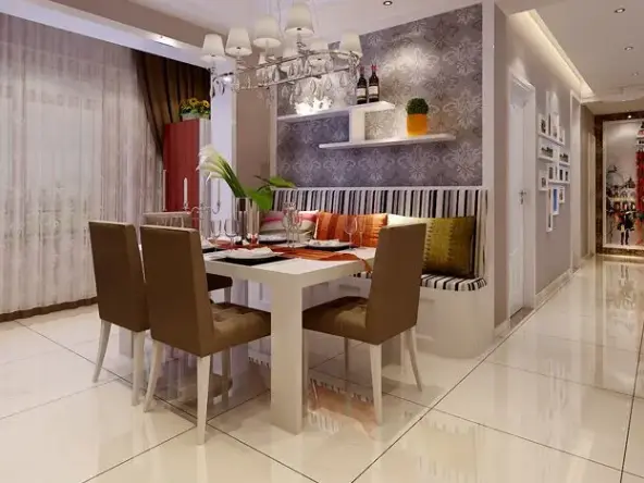 精美的家具和绿色植物合理搭配，加上宽敞的室内空间和良好采光，营造出舒适的家居气息和自然风情。