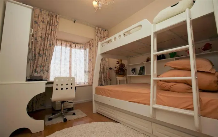 700x525c.jpg